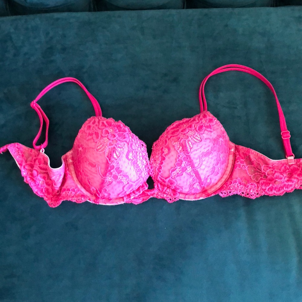 VS hot pink bra
